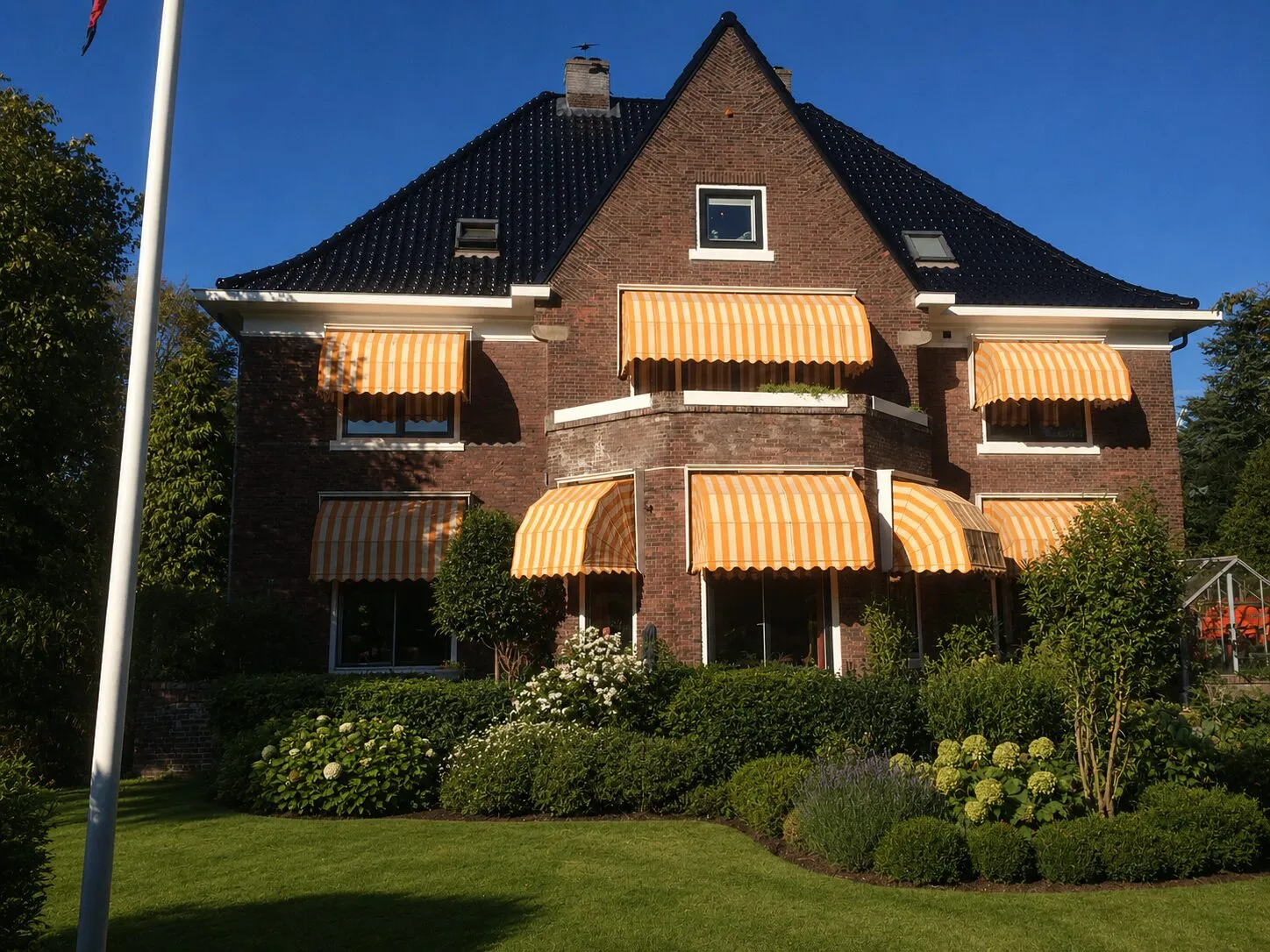 Klassieke markies met hardhouten kap